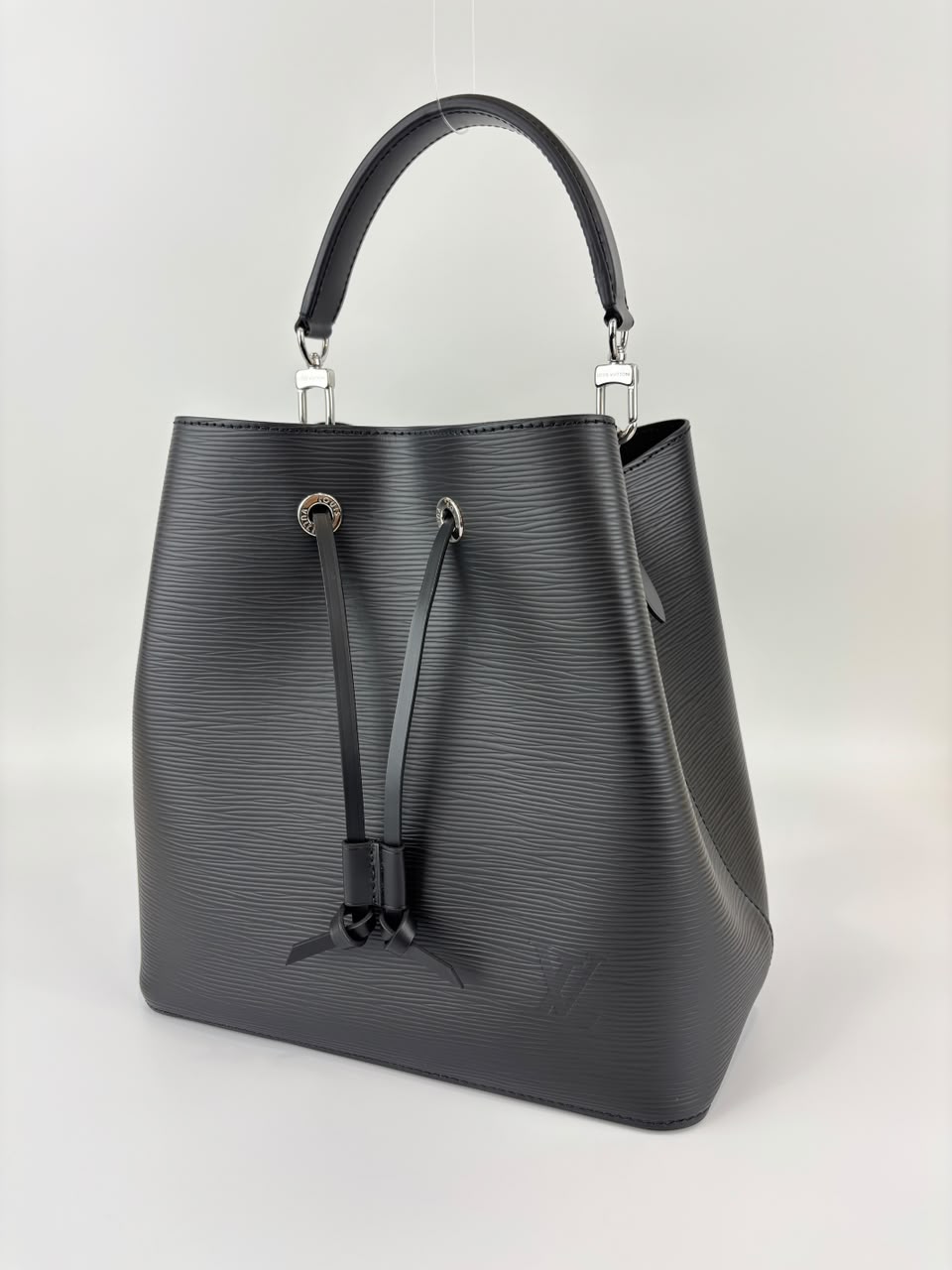 NeoNoe MM in Black Epi Leather (RFID)
