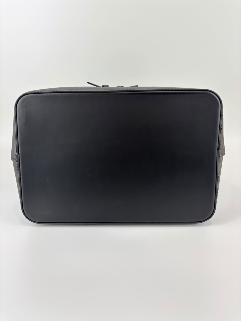NeoNoe MM in Black Epi Leather (RFID)