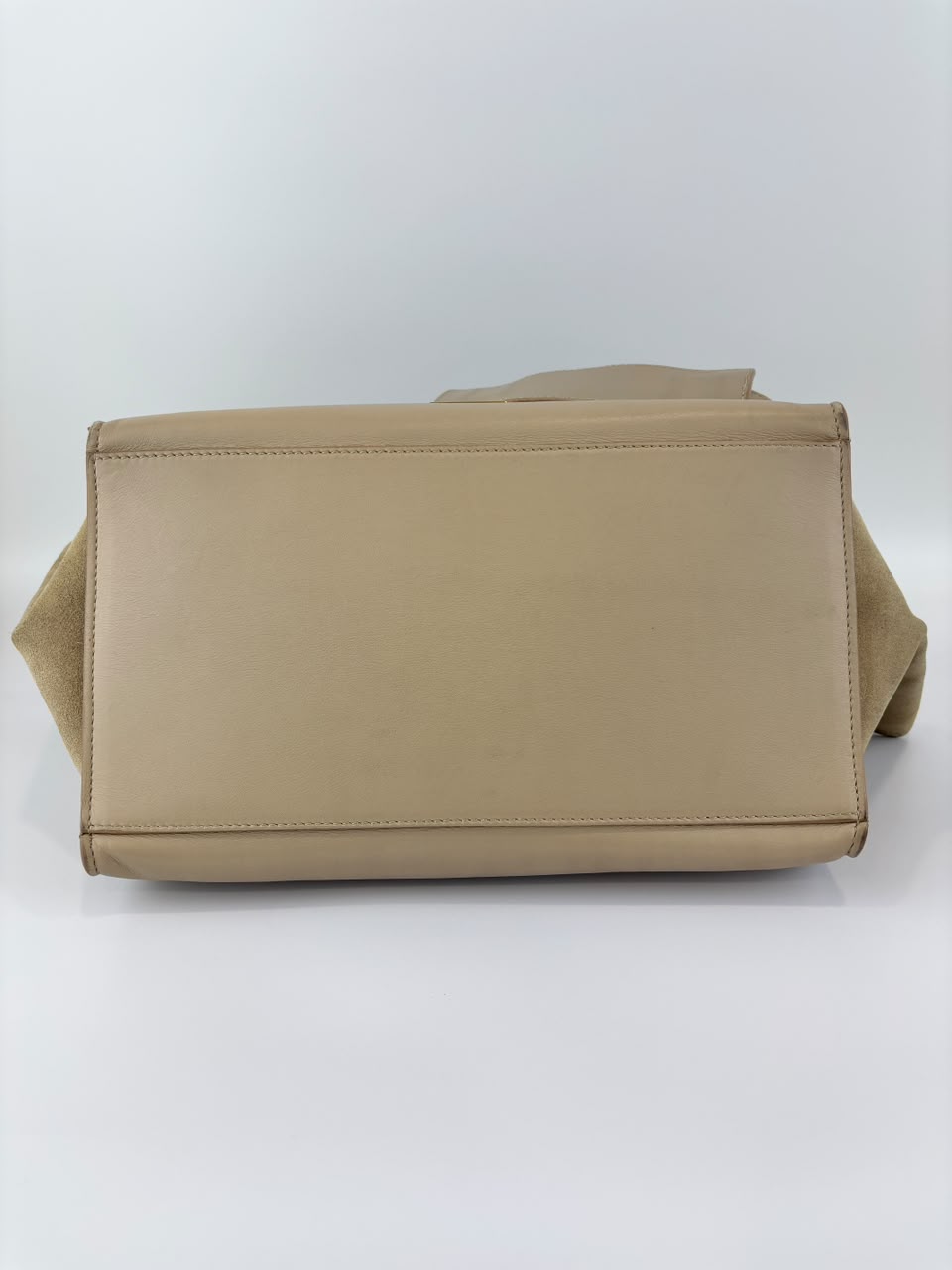 Medium Trapeze Top Handle Bag in Beige / Black Leather and Suede
