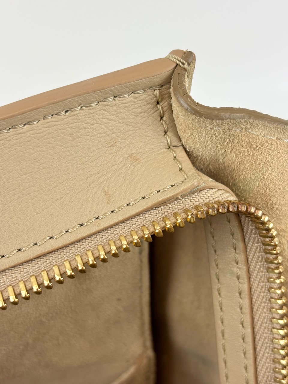 Medium Trapeze Top Handle Bag in Beige / Black Leather and Suede