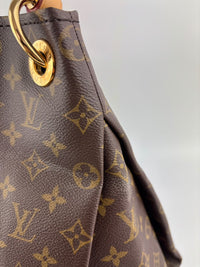 Artsy GM Monogram Canvas