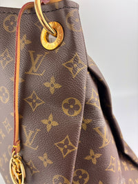 Artsy GM Monogram Canvas