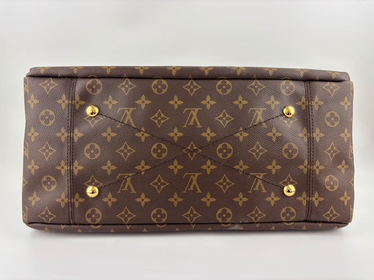 Artsy GM Monogram Canvas