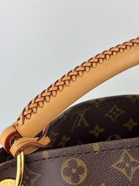 Artsy GM Monogram Canvas