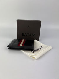 Leather Bifold Wallet in Dark Brown