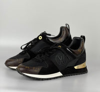 1A3CWB Run Away Sneaker Size 38.5