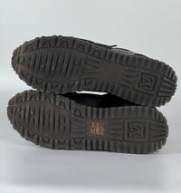 1A3CWB Run Away Sneaker Size 38.5
