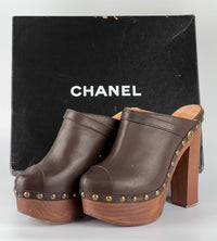A G27163 Brown Leather Studded Platform Mule Clogs Size 39.5/40 IT