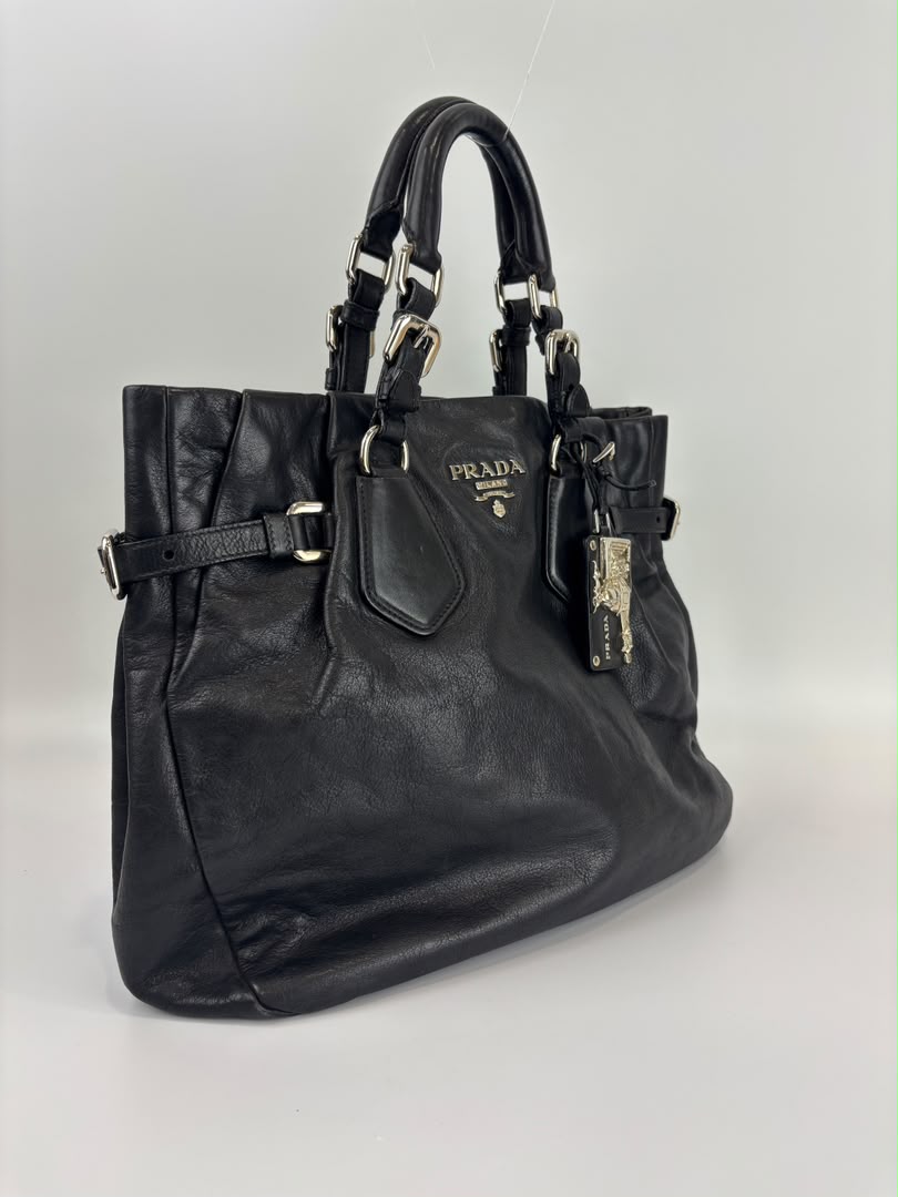 BN1568 Black Soft Calf Leather With Train Station Luggage Tag