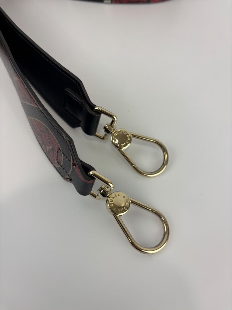 BN1568 Black Soft Calf Leather With Train Station Luggage Tag