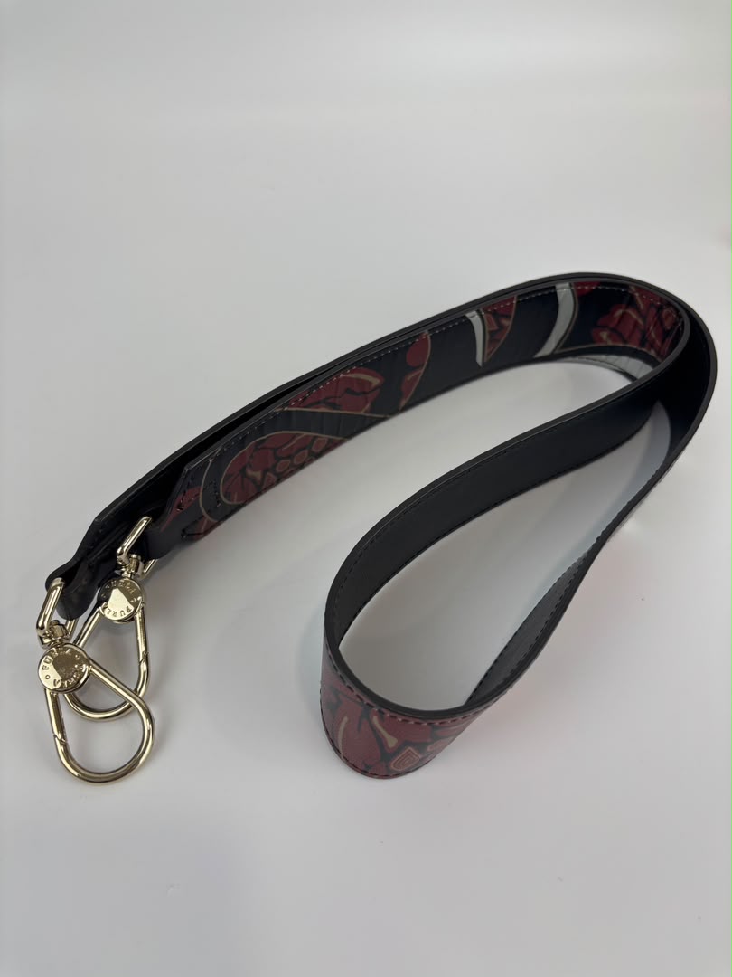 BN1568 Black Soft Calf Leather With Train Station Luggage Tag