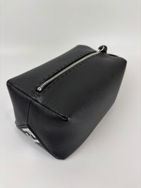 7N0149 Lui Toiletry Bag in Black