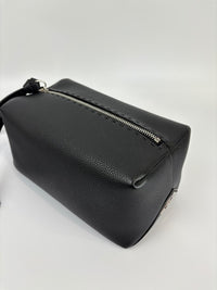 7N0149 Lui Toiletry Bag in Black