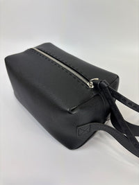 7N0149 Lui Toiletry Bag in Black