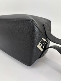7N0149 Lui Toiletry Bag in Black
