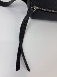 7N0149 Lui Toiletry Bag in Black