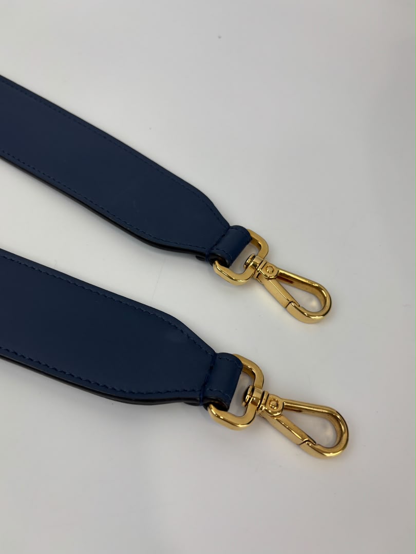 8BT284 Kan I Shoulder Bag in Blue