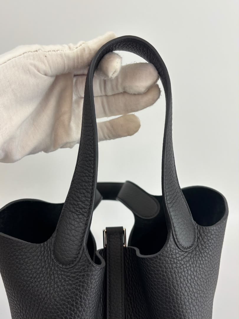 Picotin 22 Black Taurillon Clémence PHW