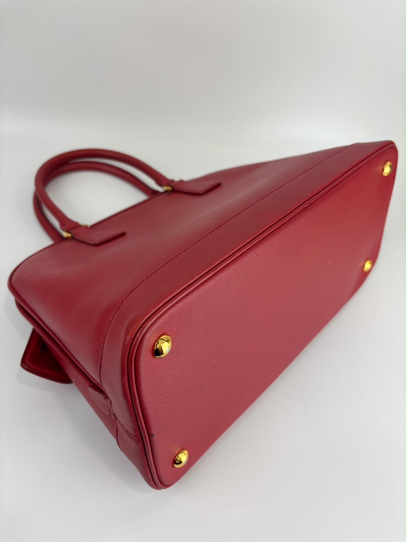 BN2558 Fuoco Saffiano Lux Promenade Bag