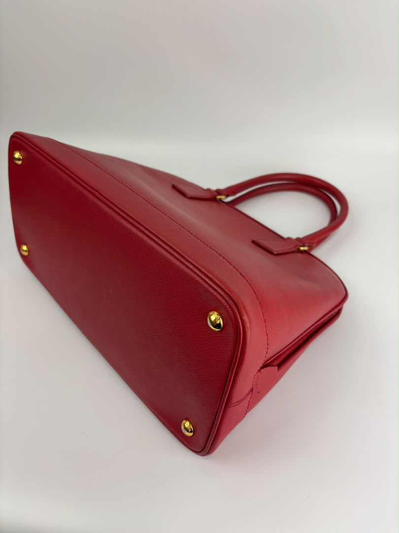 BN2558 Fuoco Saffiano Lux Promenade Bag