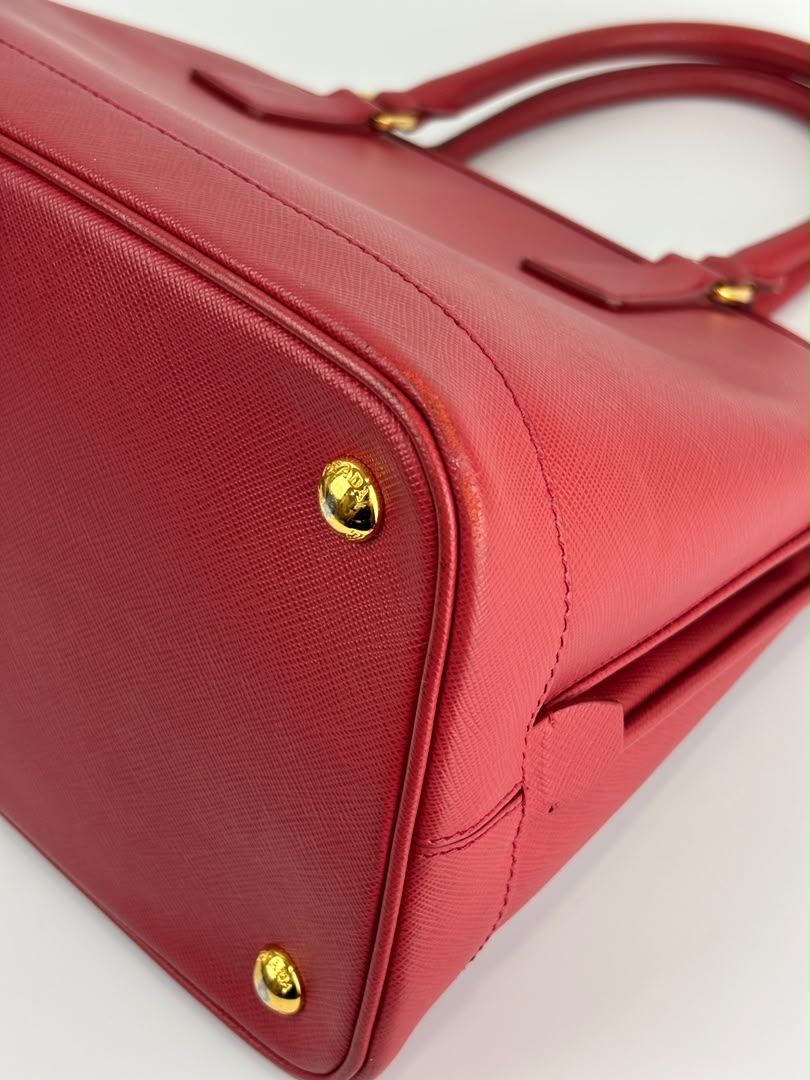 BN2558 Fuoco Saffiano Lux Promenade Bag