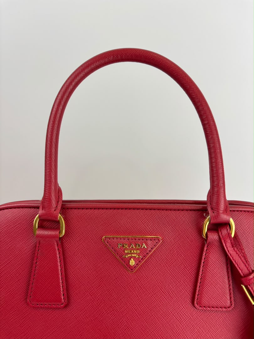 BN2558 Fuoco Saffiano Lux Promenade Bag