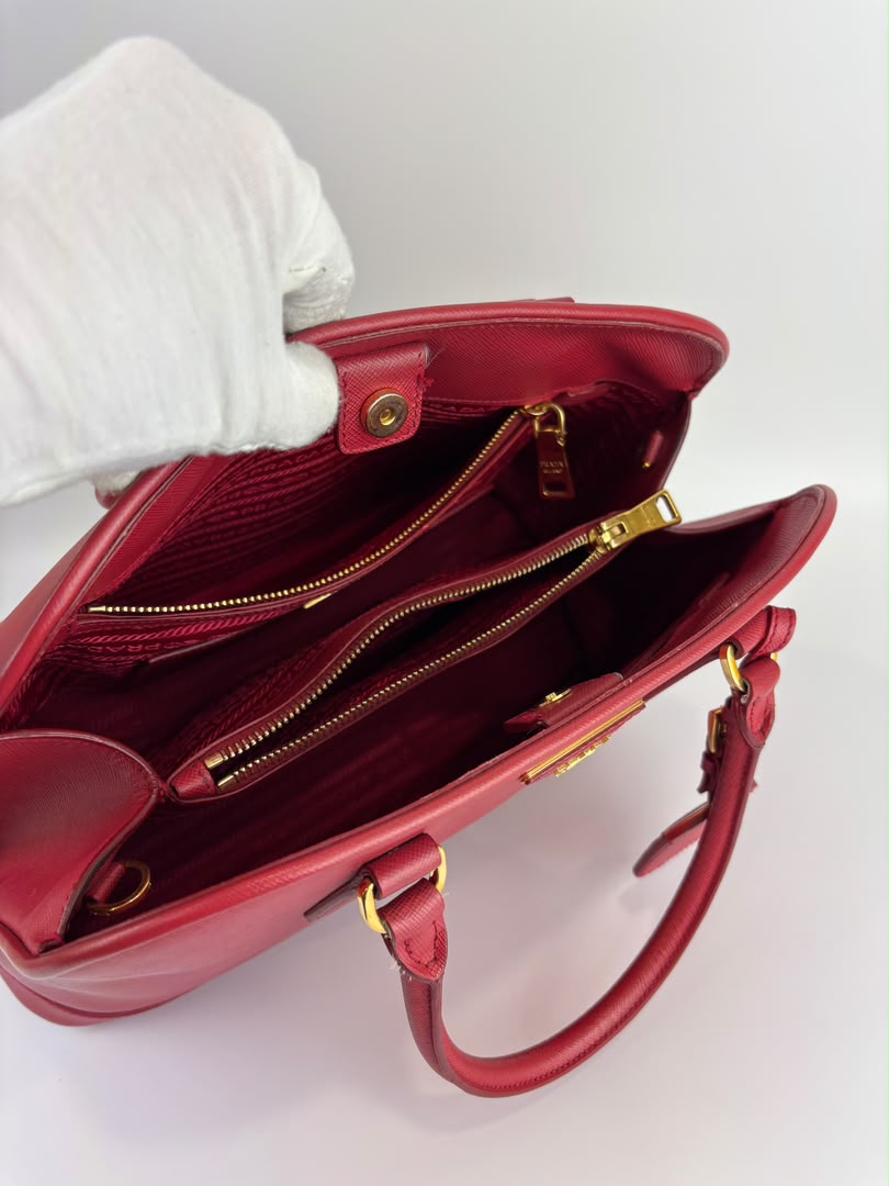 BN2558 Fuoco Saffiano Lux Promenade Bag
