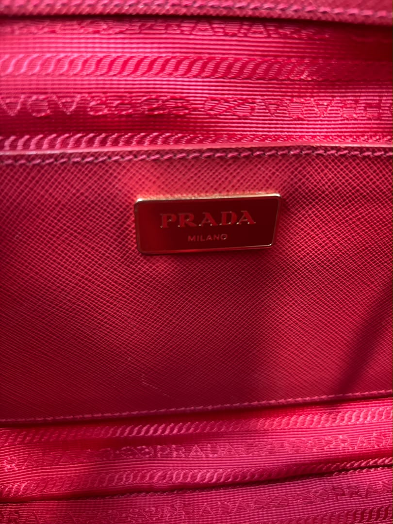 BN2558 Fuoco Saffiano Lux Promenade Bag