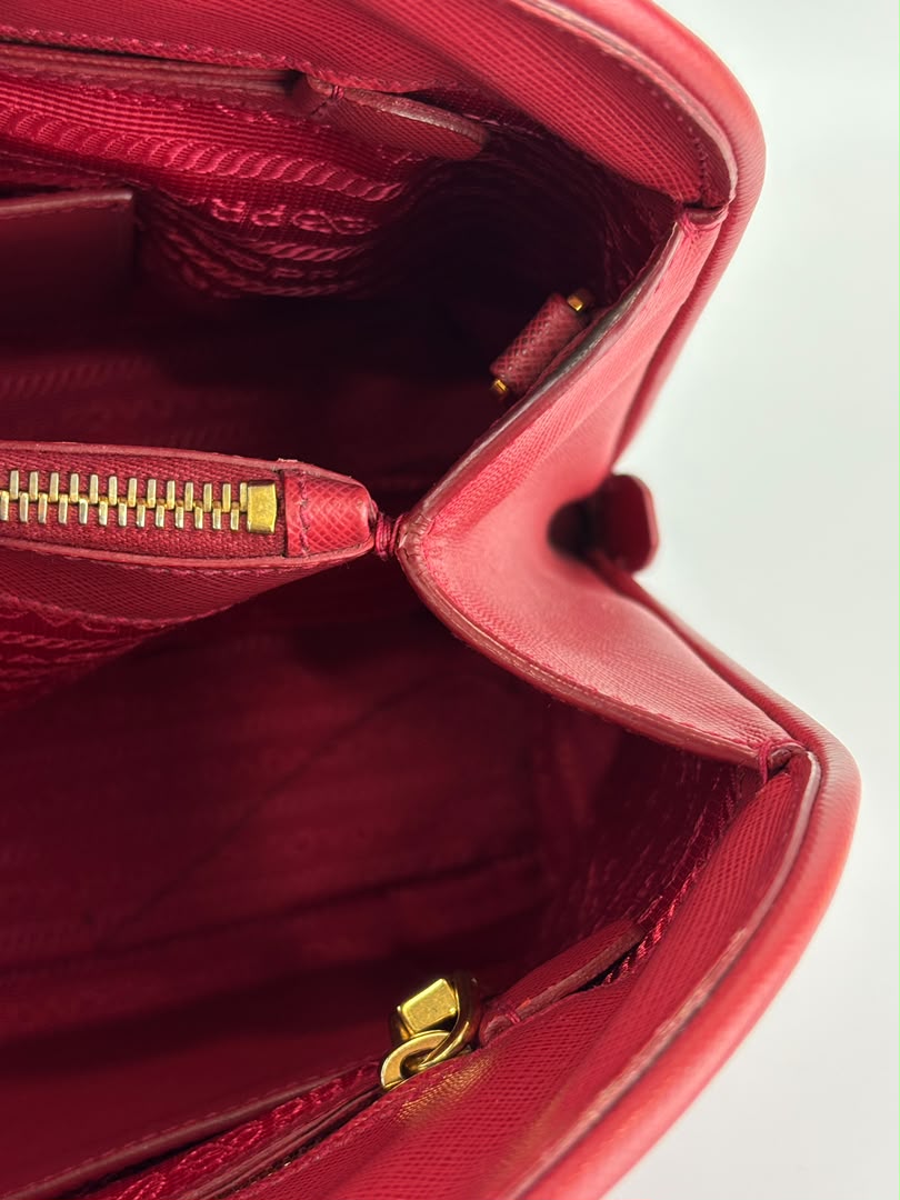 BN2558 Fuoco Saffiano Lux Promenade Bag