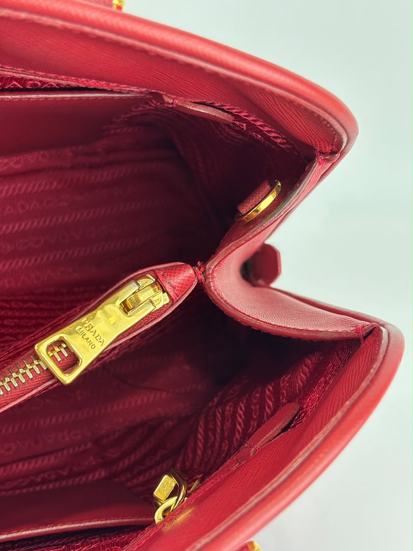BN2558 Fuoco Saffiano Lux Promenade Bag