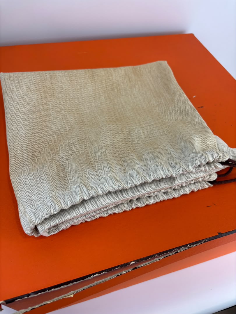 Kelly 35 Retourne Chèvre Mysore Gold PHW