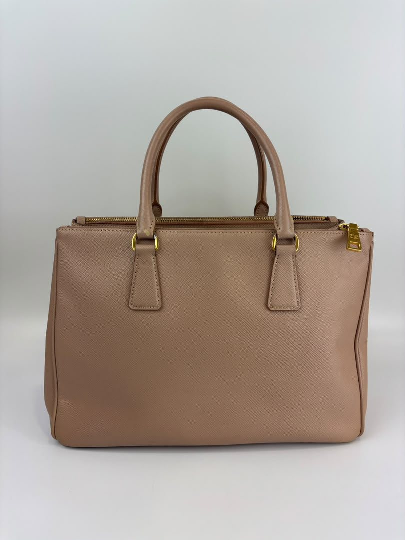 BN2274 Saffiano Lux Galleria Double Zip Tote in Cammeo GHW