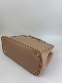 BN2274 Saffiano Lux Galleria Double Zip Tote in Cammeo GHW