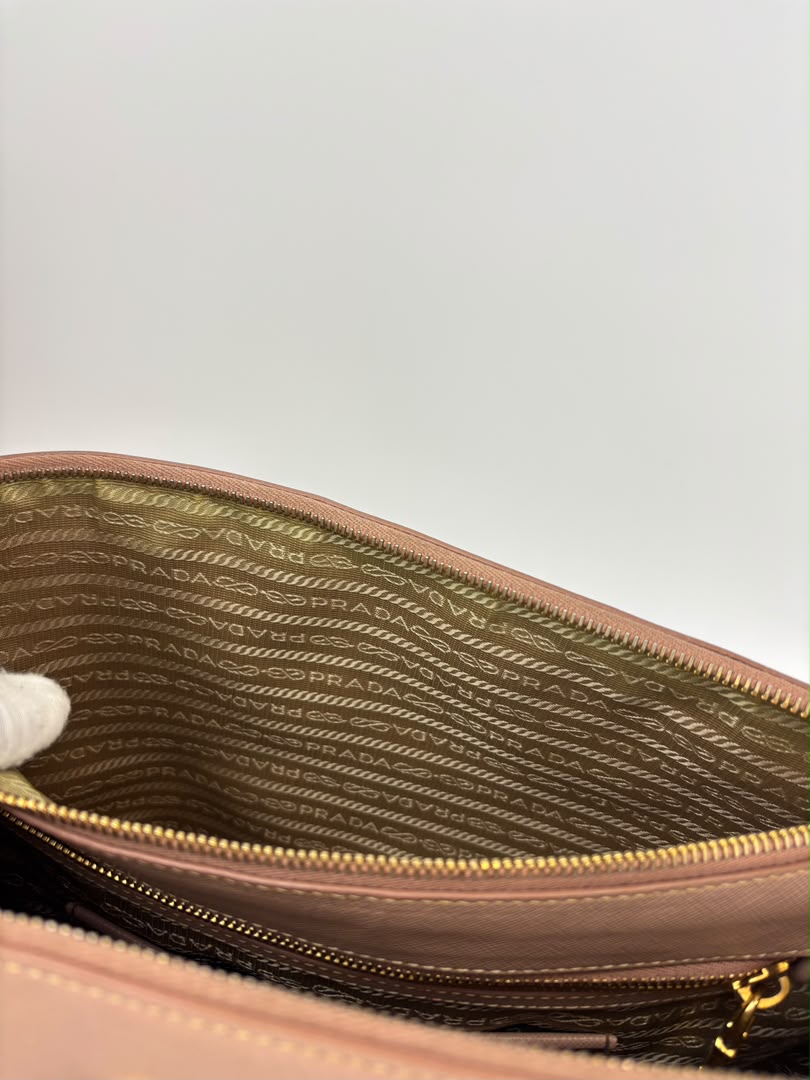 BN2274 Saffiano Lux Galleria Double Zip Tote in Cammeo GHW