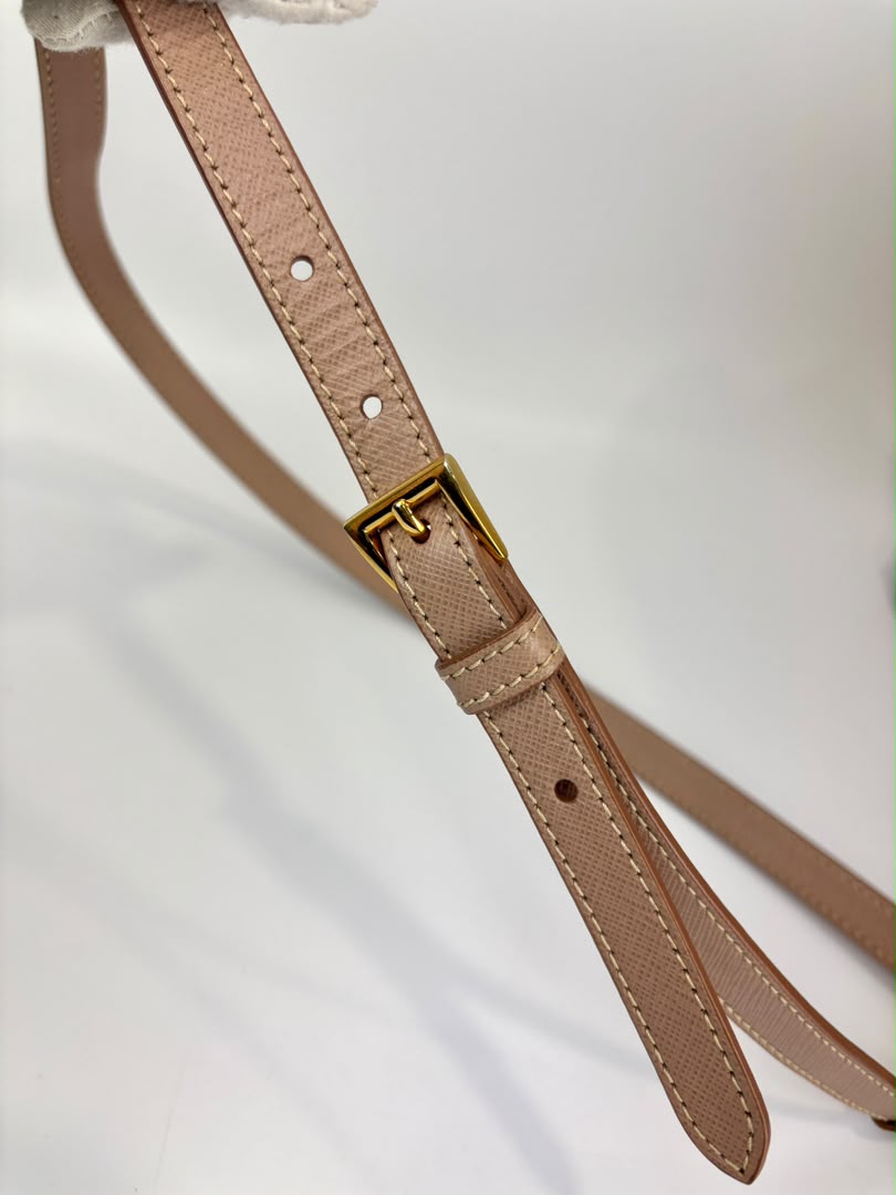 BN2274 Saffiano Lux Galleria Double Zip Tote in Cammeo GHW