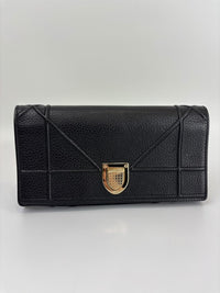 Diorama Croisiere Wallet on Chain Clutch in Black Grained Calfskin
