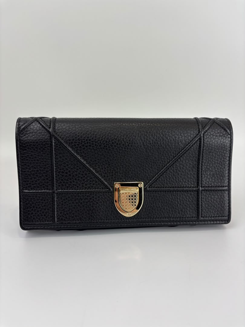 Diorama Croisiere Wallet on Chain Clutch in Black Grained Calfskin