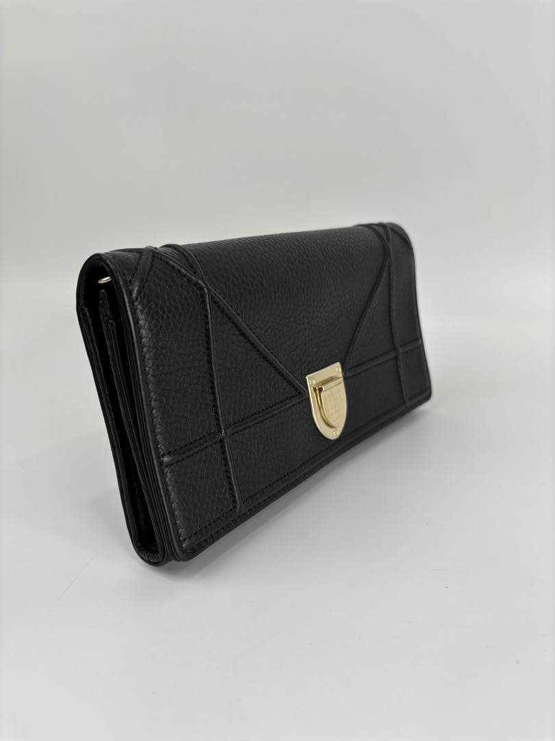 Diorama Croisiere Wallet on Chain Clutch in Black Grained Calfskin