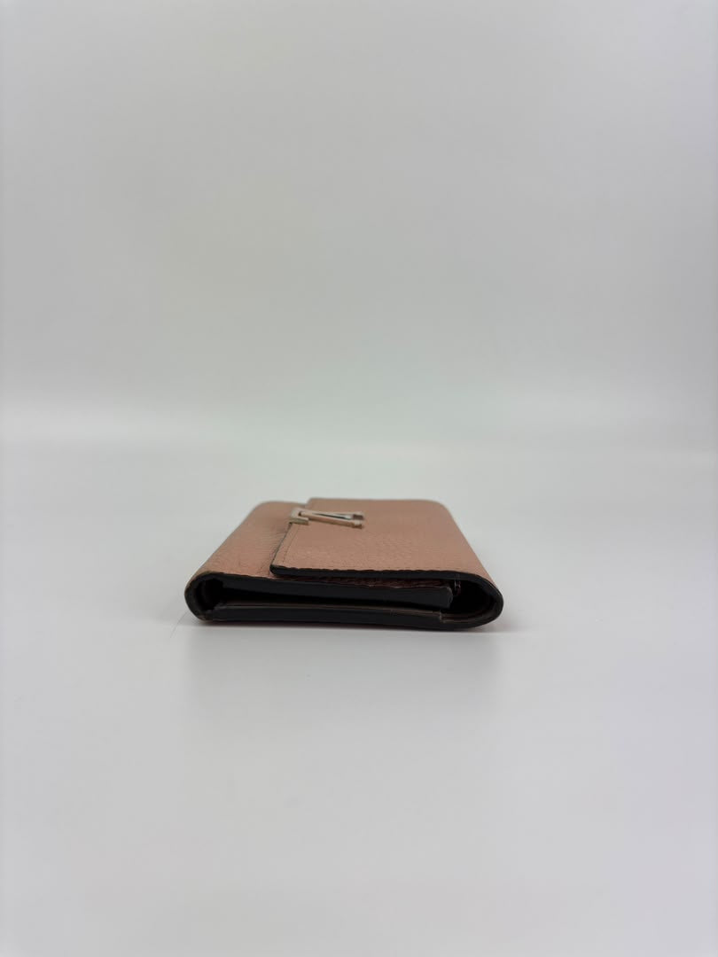 Capucines Compact Wallet in Magnolia Taurillon