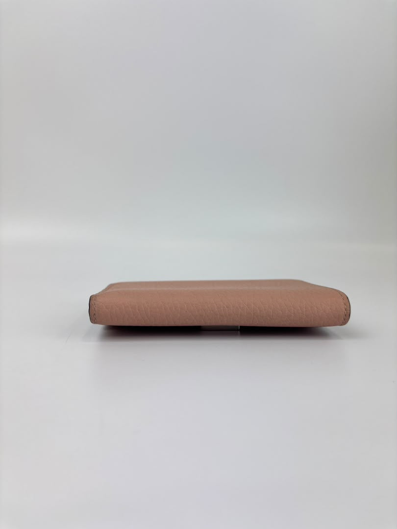 Capucines Compact Wallet in Magnolia Taurillon