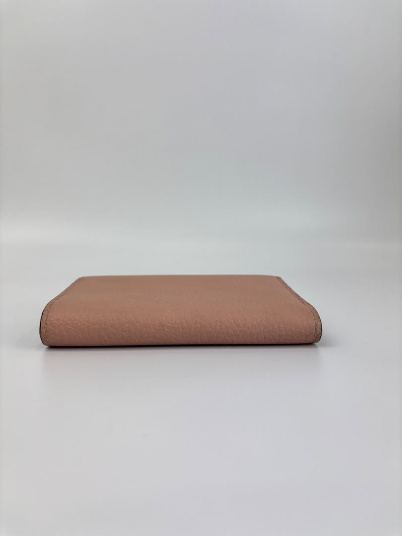 Capucines Compact Wallet in Magnolia Taurillon