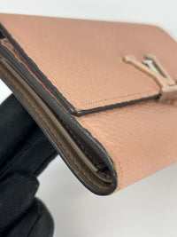 Capucines Compact Wallet in Magnolia Taurillon