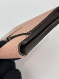 Capucines Compact Wallet in Magnolia Taurillon