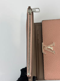 Capucines Compact Wallet in Magnolia Taurillon