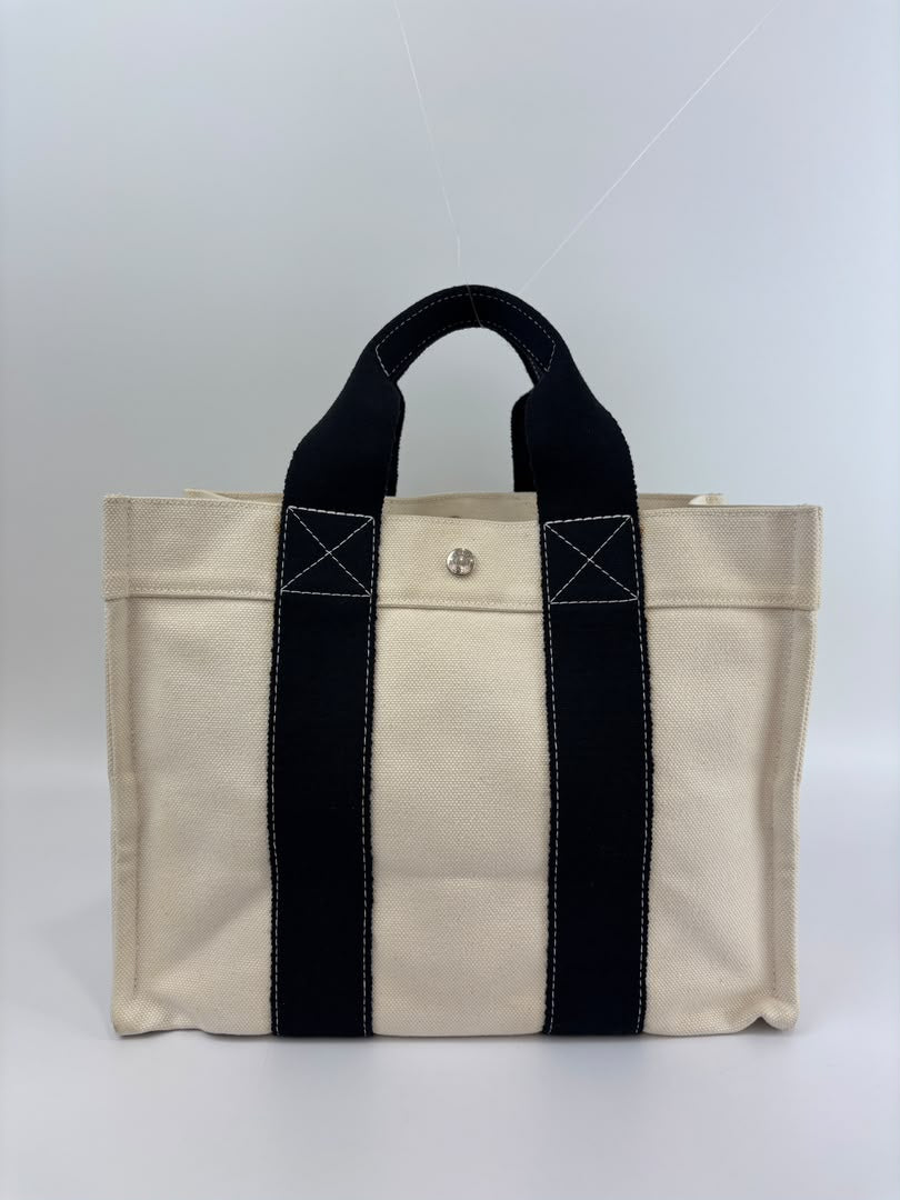2000s Bora Bora PM Tote in White/Black