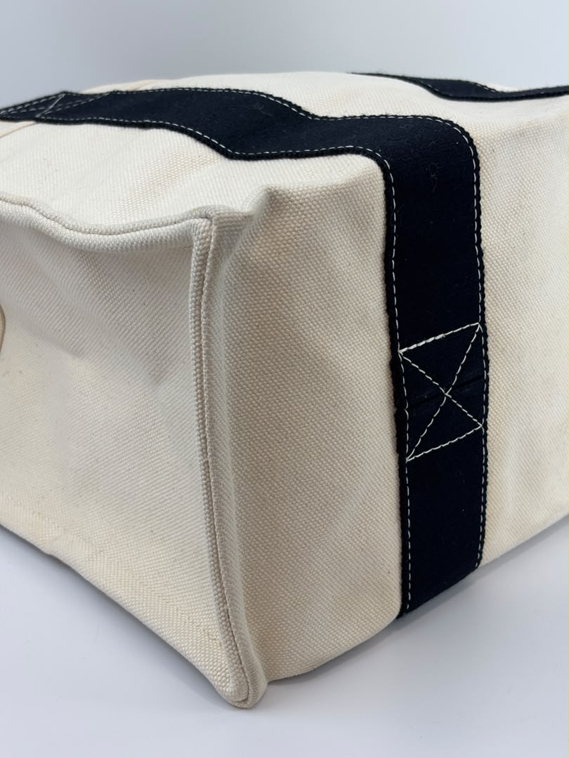 2000s Bora Bora PM Tote in White/Black