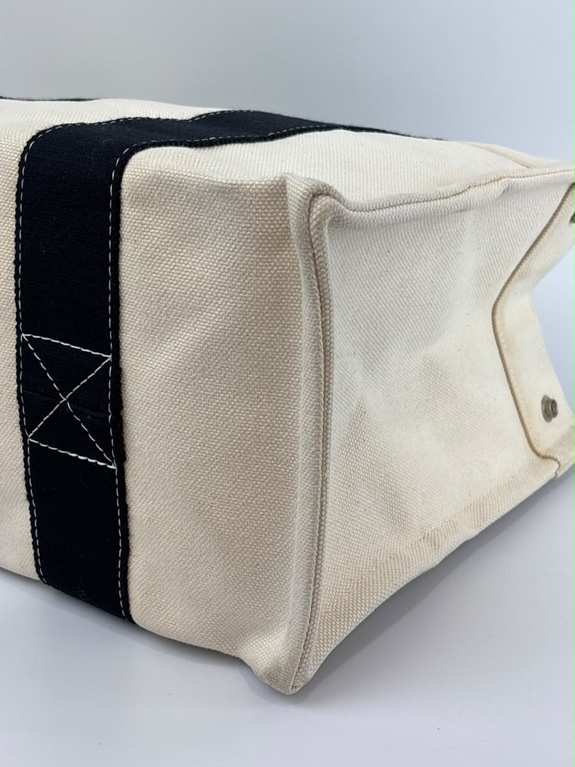 2000s Bora Bora PM Tote in White/Black