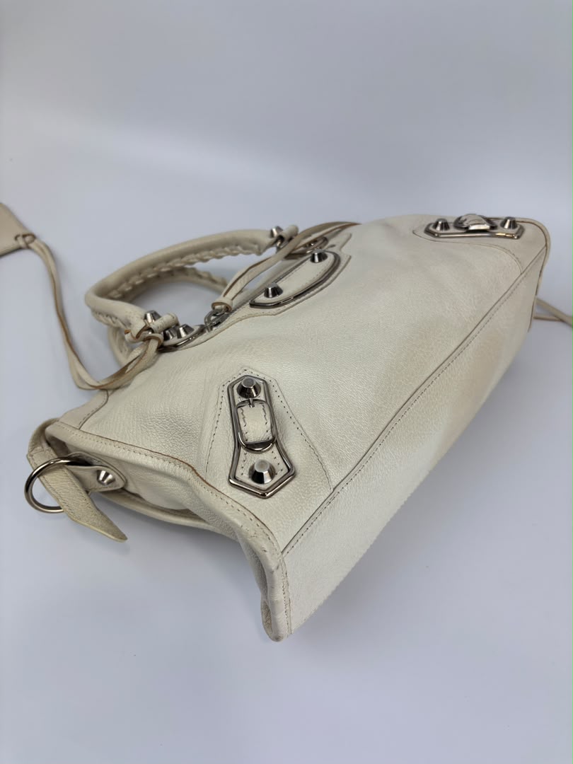 Metallic Edge City S Ivory Chevre SHW