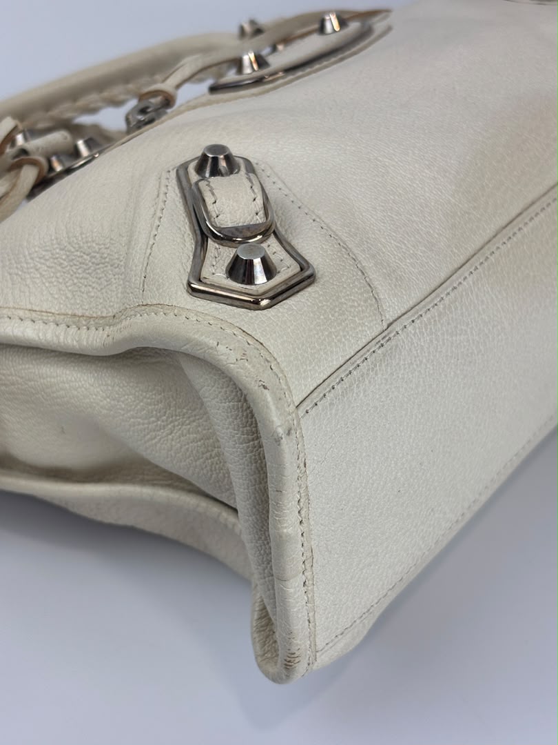 Metallic Edge City S Ivory Chevre SHW