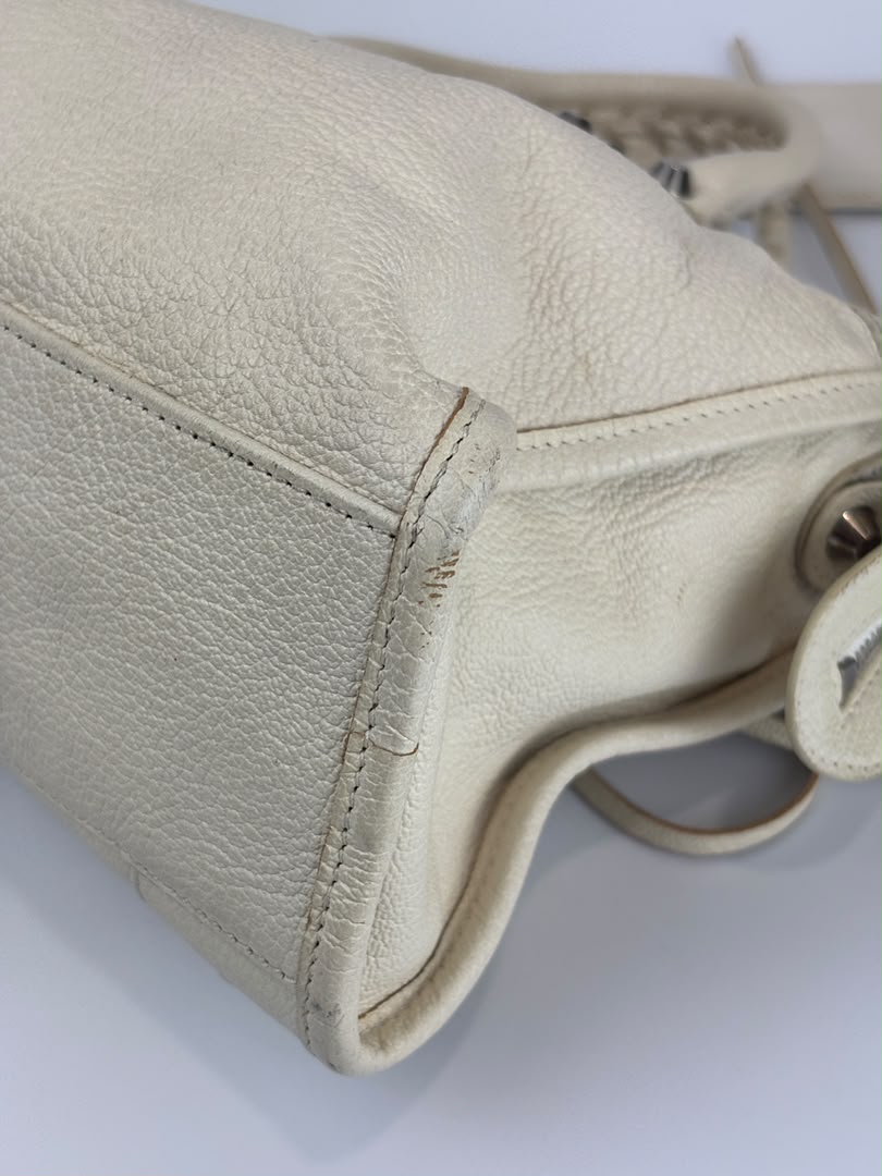 Metallic Edge City S Ivory Chevre SHW